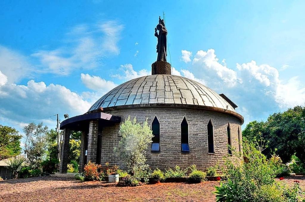 Foto panorâmica da igreja