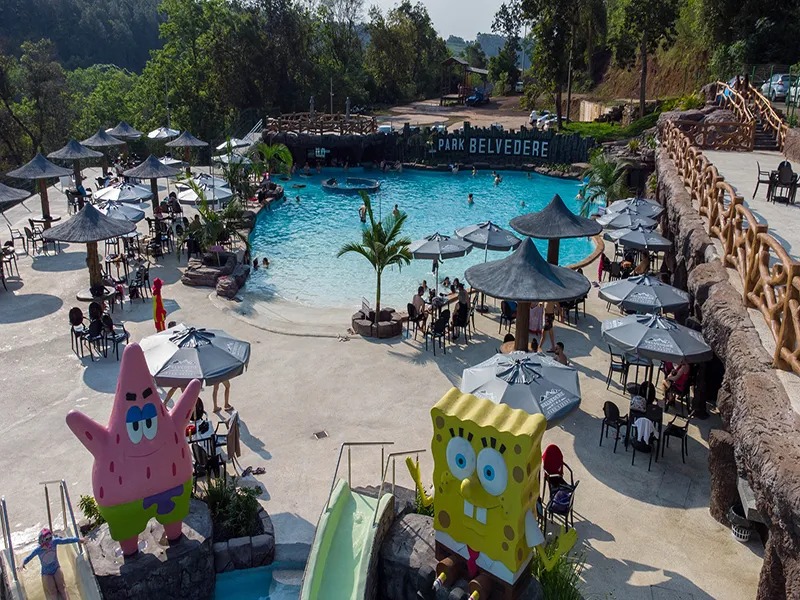 Foto panorâmica da igreja